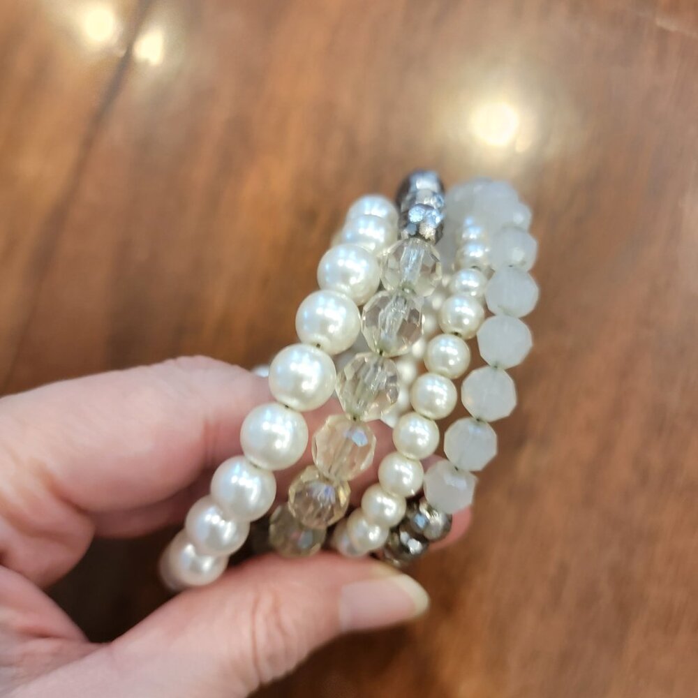 Pearl White & Gray Beaded Wrap Bracelet - Picture 4 of 8